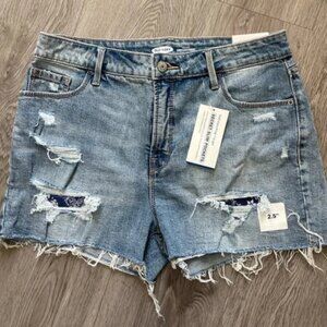 NWT old navy secret slim pocket shorts size 8
